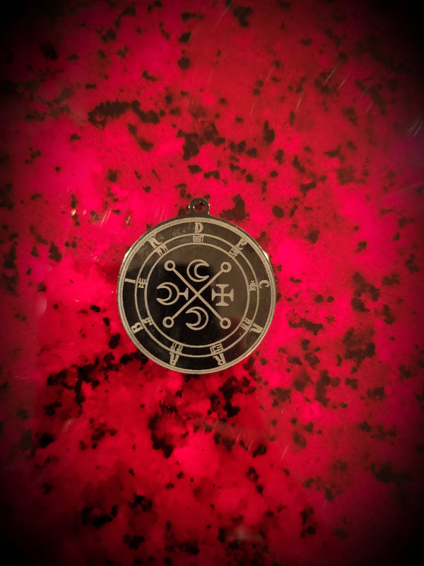 black decarabia pendant